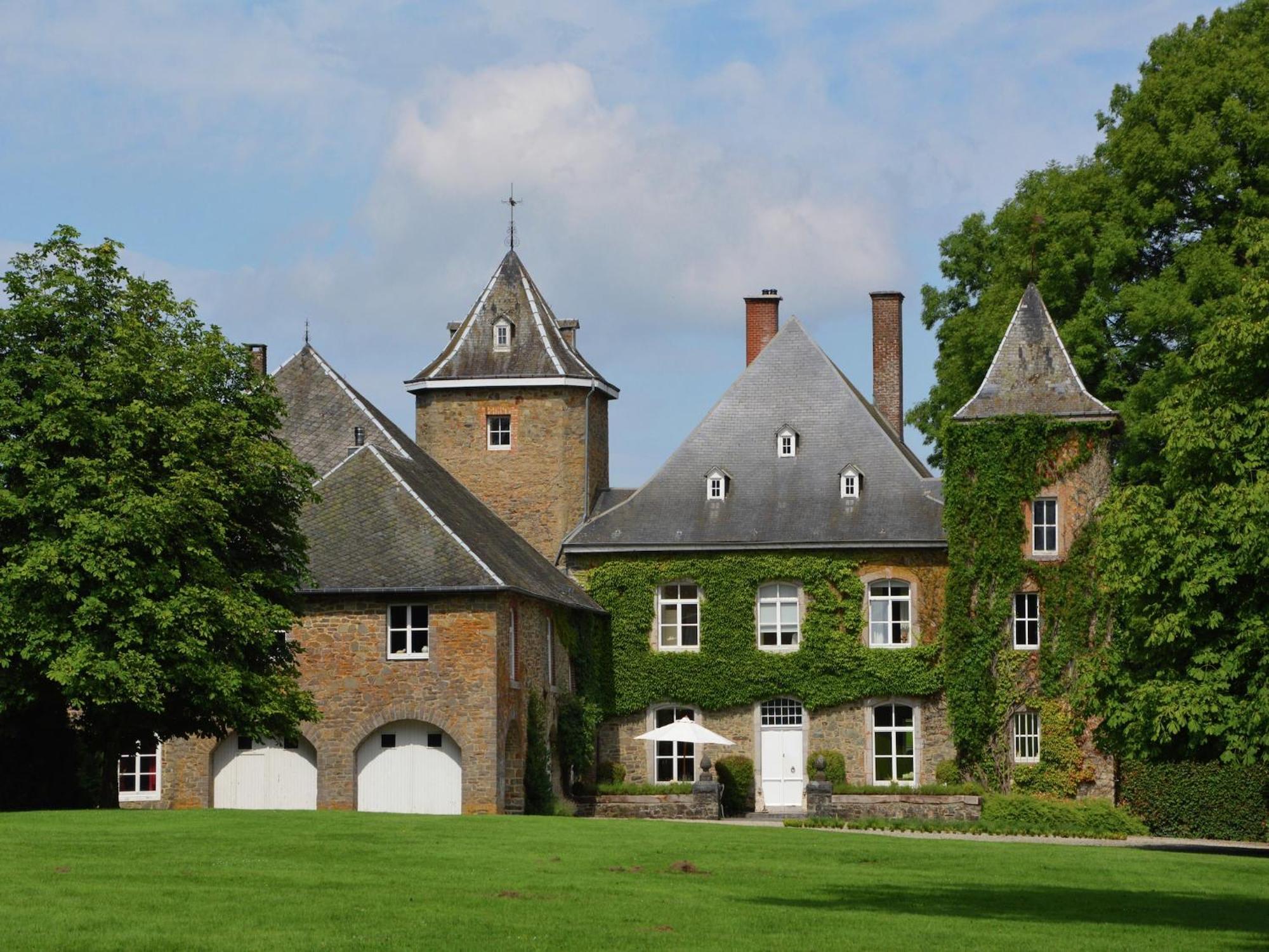 Delightful Castle In Bastogne With Bubble Bath Vila Exterior foto
