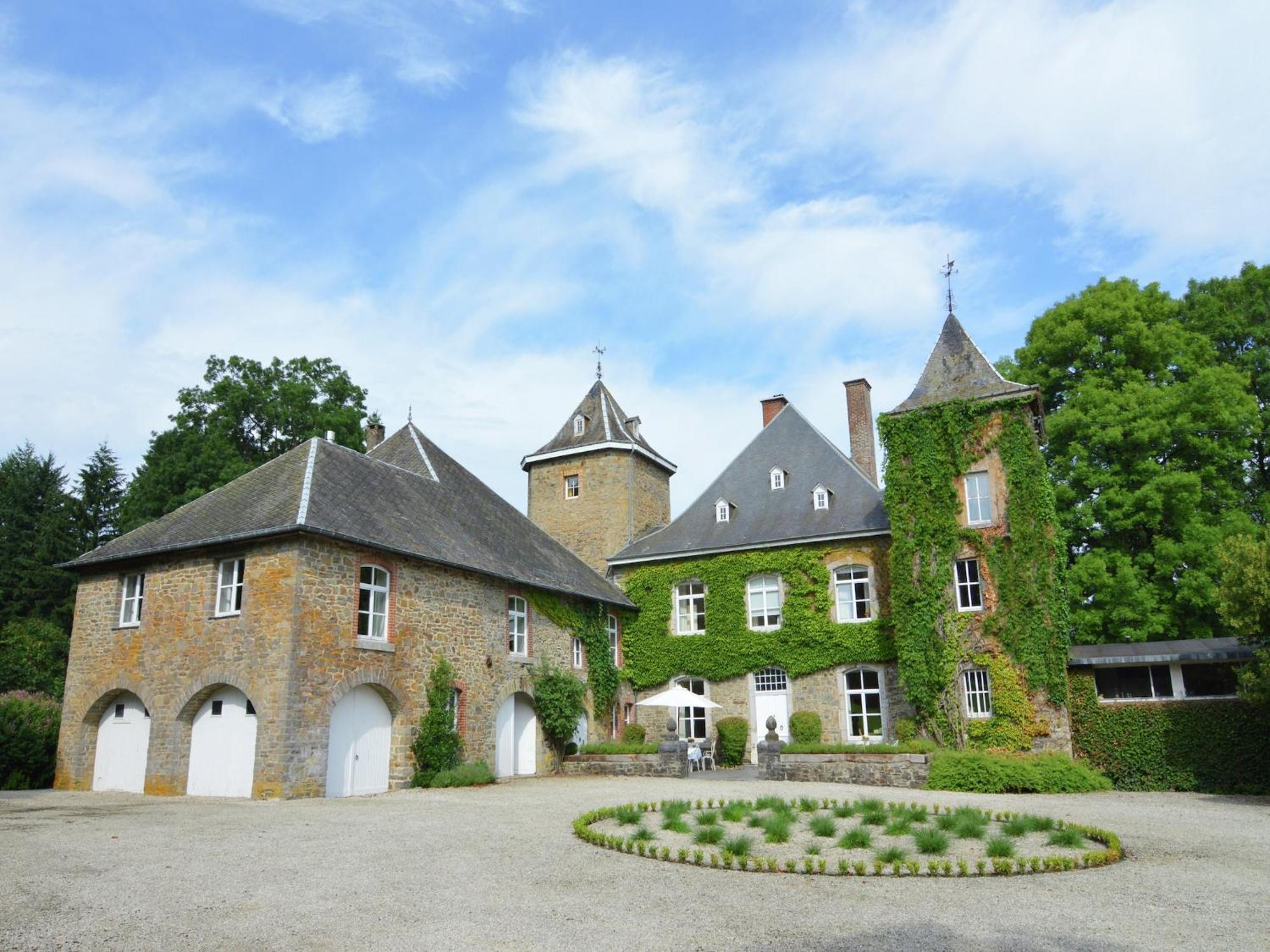 Delightful Castle In Bastogne With Bubble Bath Vila Exterior foto