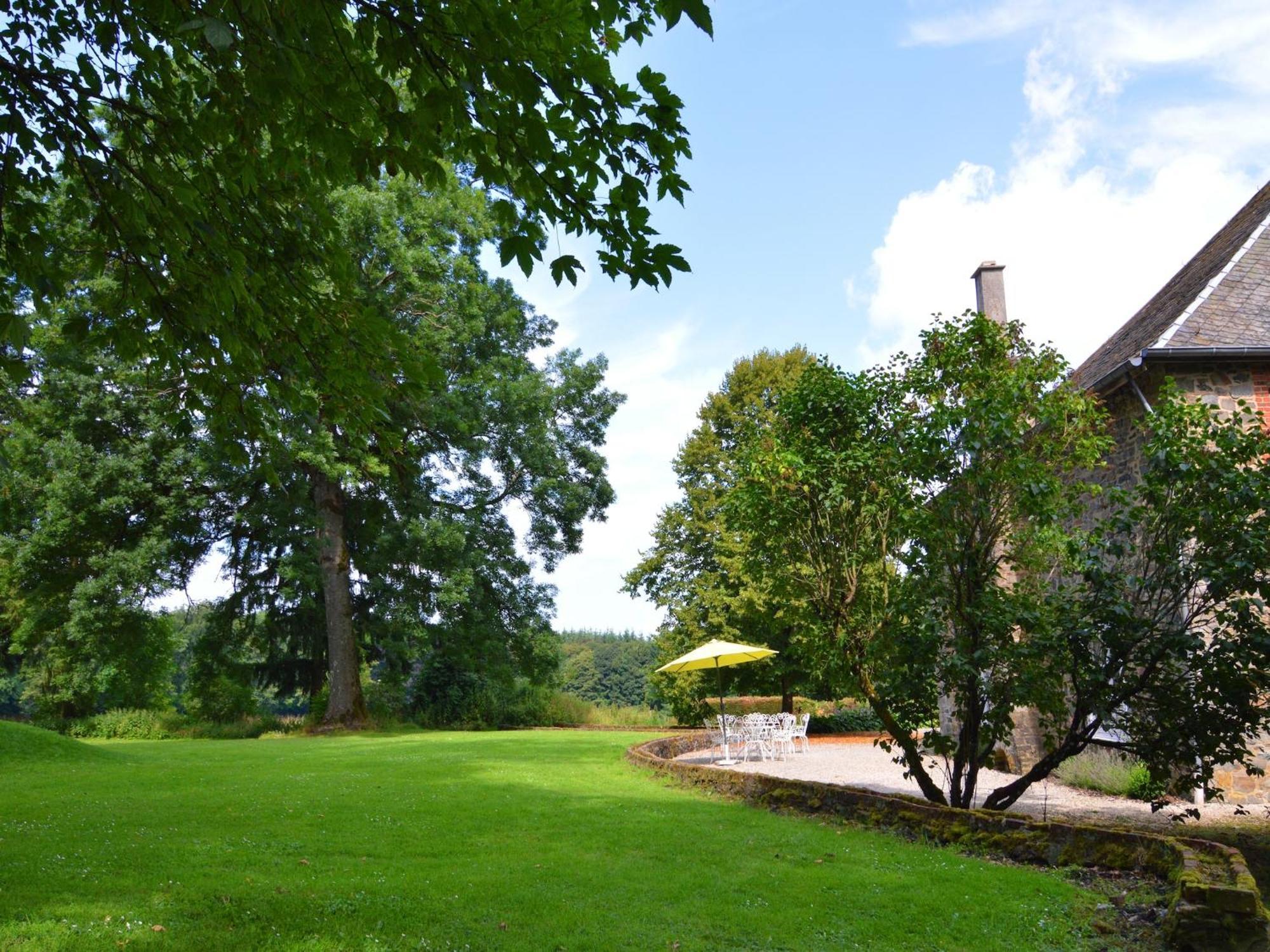 Delightful Castle In Bastogne With Bubble Bath Vila Exterior foto